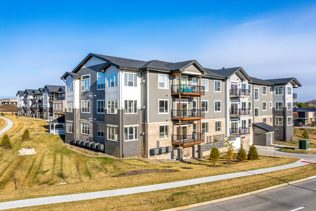 Aventura in West Des Moines, IA - Foto de edificio - Building Photo