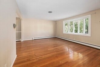 11A Centre Ln in Boston, MA - Building Photo - Building Photo