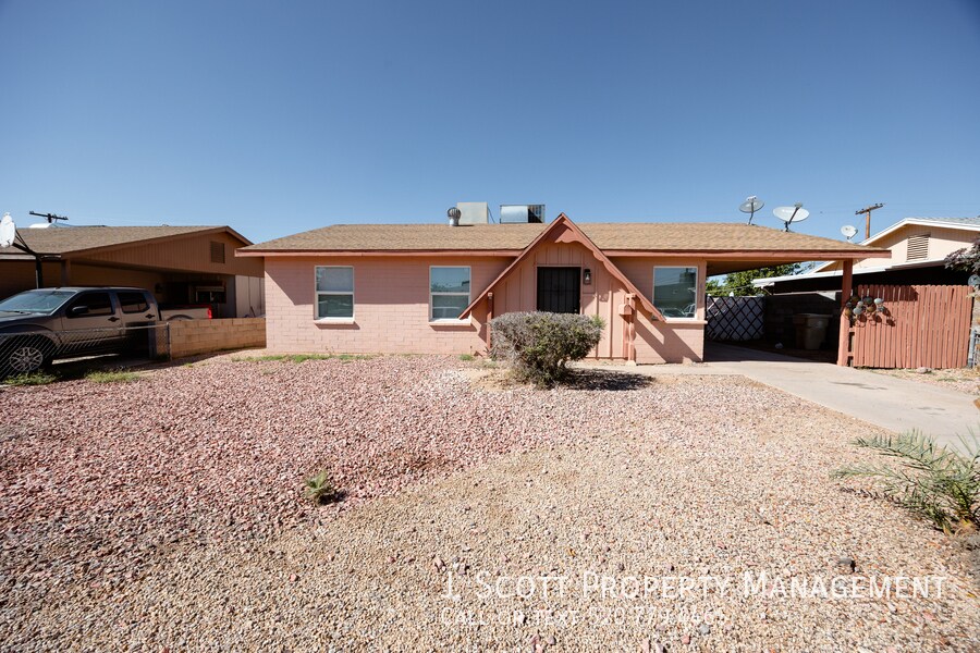 6134 W Cavalier Dr in Glendale, AZ - Building Photo