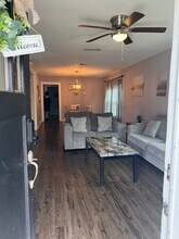 1024 Cleckler Ave in Fort Worth, TX - Foto de edificio - Building Photo