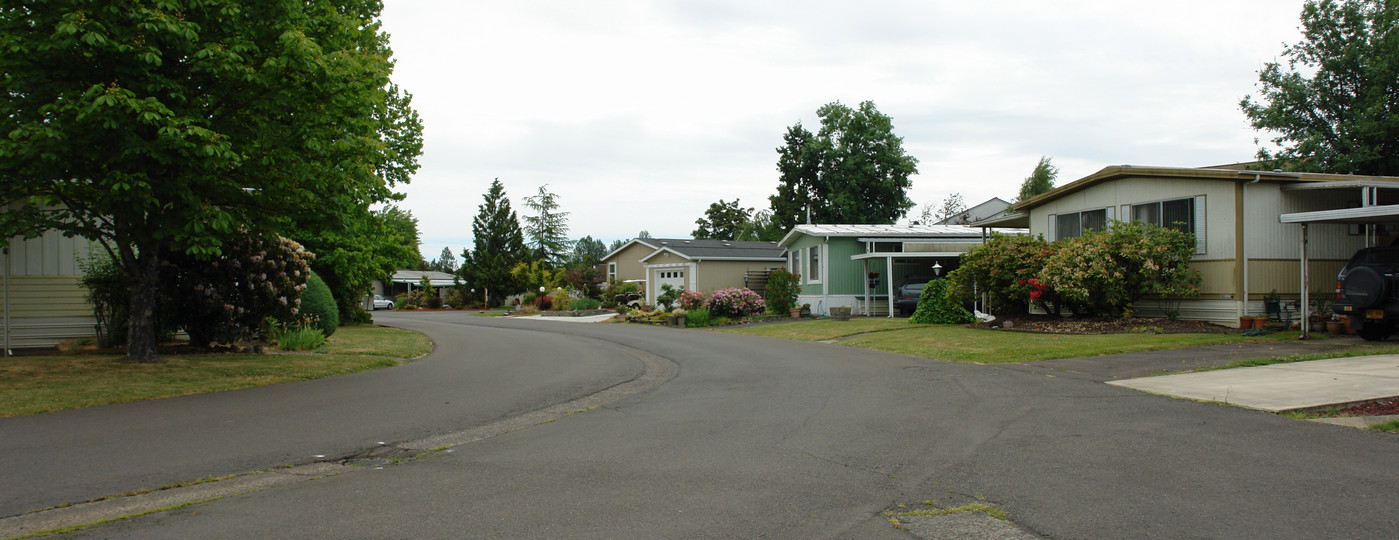 Meadow Park Mobile Estates in Corvallis, OR - Building Photo