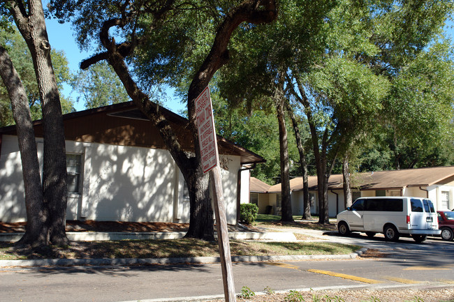 Ocala Place in Ocala, FL - Building Photo - Building Photo