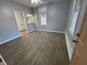 6045 Old Washington Rd, Unit 2 in Elkridge, MD - Foto de edificio - Building Photo