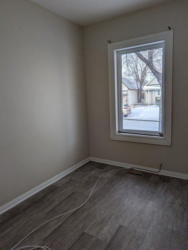 680 Aberdeen Ave in Winnipeg, MB - Building Photo - Building Photo
