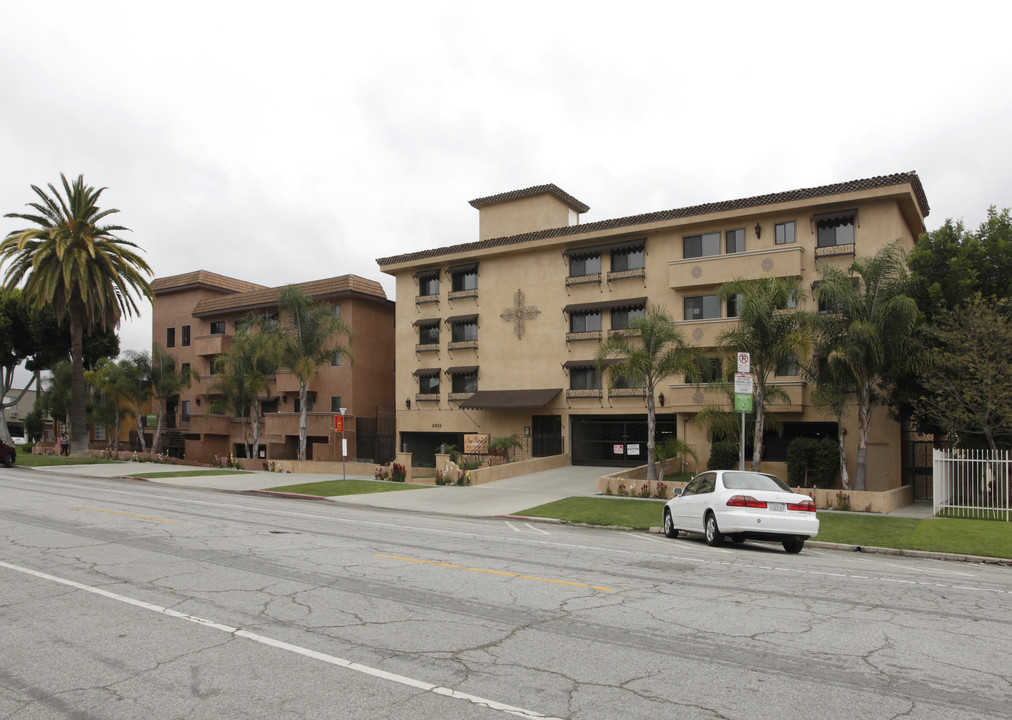 Trojan Terrace in Los Angeles, CA - Building Photo