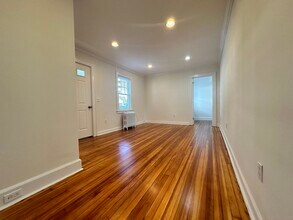 18 Cold Spring Rd in Stamford, CT - Building Photo - Building Photo