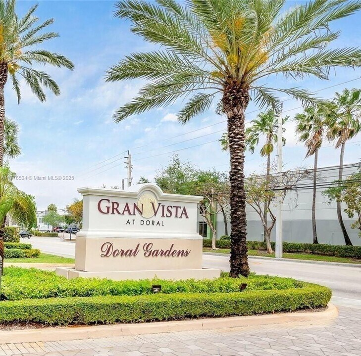 4460 NW 79th Ave in Doral, FL - Building Photo
