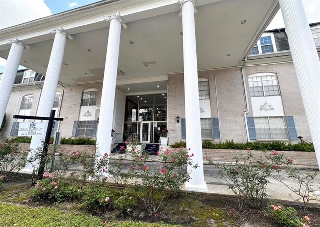 property at 2601 Bellefontaine