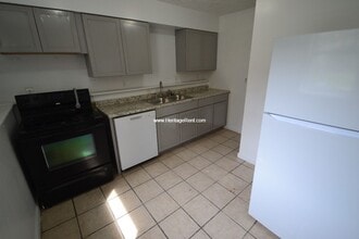 1251 Bates Ave in Cincinnati, OH - Building Photo - Building Photo