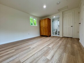2245 Meadowvale Ave in Los Angeles, CA - Building Photo - Building Photo