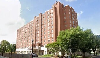 4300 N Carlin Springs Rd in Arlington, VA - Building Photo