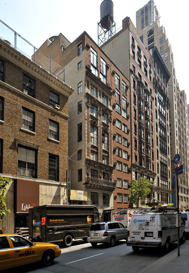 7-9 East 32nd Street in New York, NY - Building Photo - Building Photo