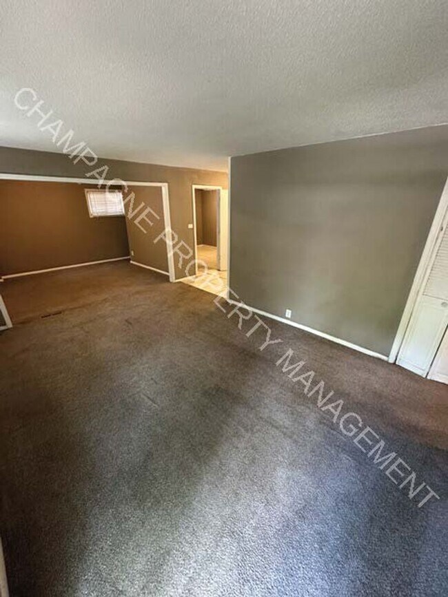 11305 Corrington Ave in Kansas City, MO - Building Photo - Building Photo