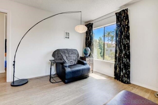 3776 Alabama St, Unit C308 in San Diego, CA - Building Photo - Building Photo