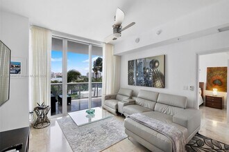 50 South Pointe Dr, Unit 704 in Miami Beach, FL - Building Photo - Building Photo