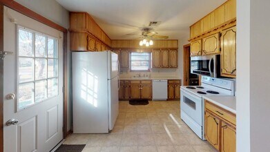 321 H St in Elgin, OK - Building Photo - Building Photo