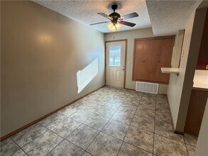 460 N Garrett St in Siloam Springs, AR - Building Photo - Building Photo