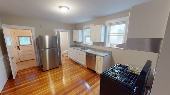 21 Pennsylvania Ave, Unit 21 in Somerville, MA - Building Photo - Building Photo
