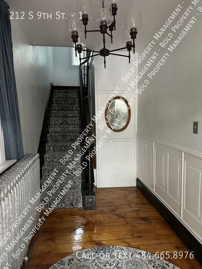 property at 212 S 9th St