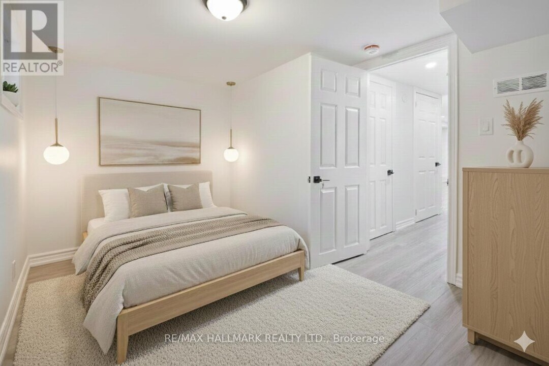 208 Cedarvale Ave in Toronto, ON - Building Photo