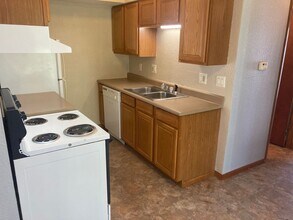 856 State Rte D in Osage Beach, MO - Foto de edificio - Building Photo