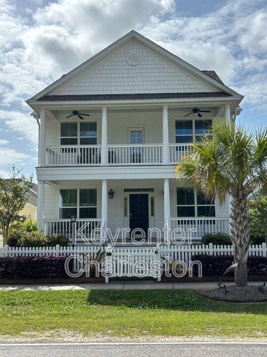 3341 Stockdale St in Mount Pleasant, SC - Building Photo