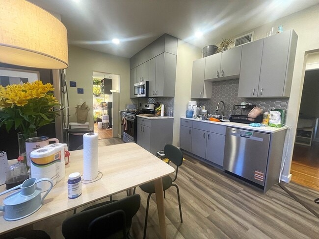1914 Beacon St, Unit 1, Unit 1
