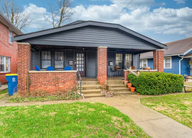 property at 723 E 54th St