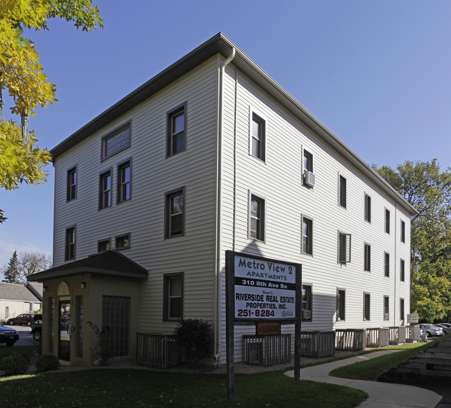 Metro View I Apartments in St. Cloud, MN - Building Photo - Building Photo