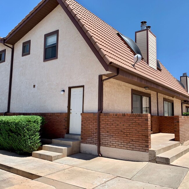 property at 1152 1400 W St