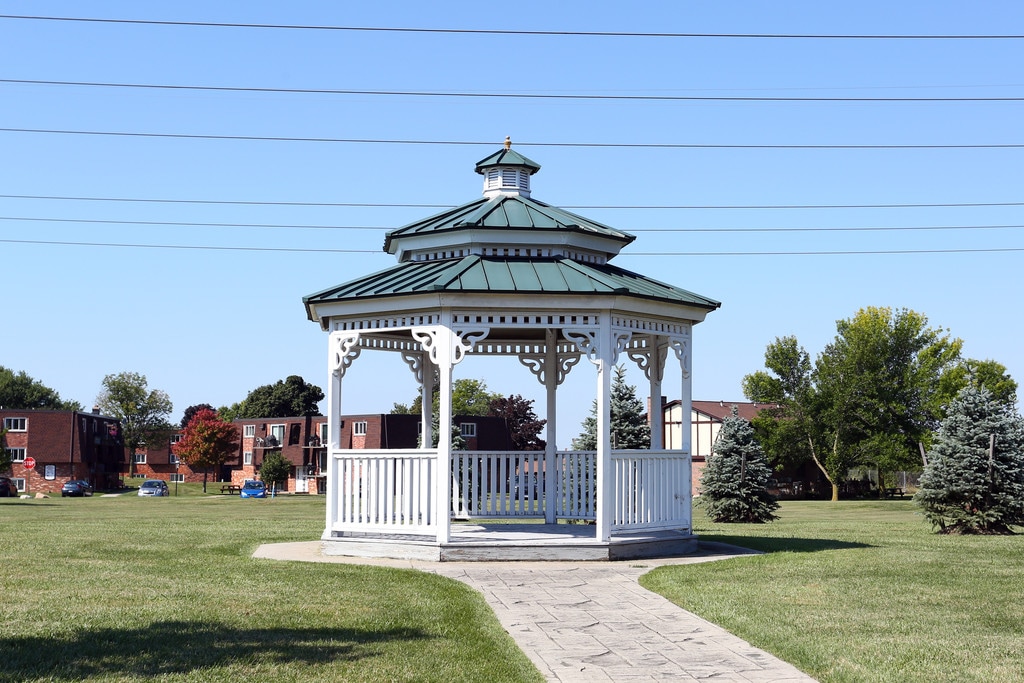Camelot Village Blasdell, NY Apartments