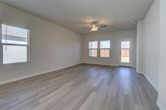 4104 Zoe Ln in Farmersville, TX - Building Photo - Building Photo