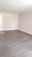 2375 S Linden Ct in Denver, CO - Building Photo - Building Photo