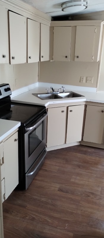property at 128 SE Guinevere Ct