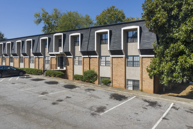 375 Winding River Dr Units A-L in Atlanta, GA - Building Photo - Building Photo