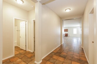 8227 W Florence Ave in Phoenix, AZ - Building Photo - Building Photo