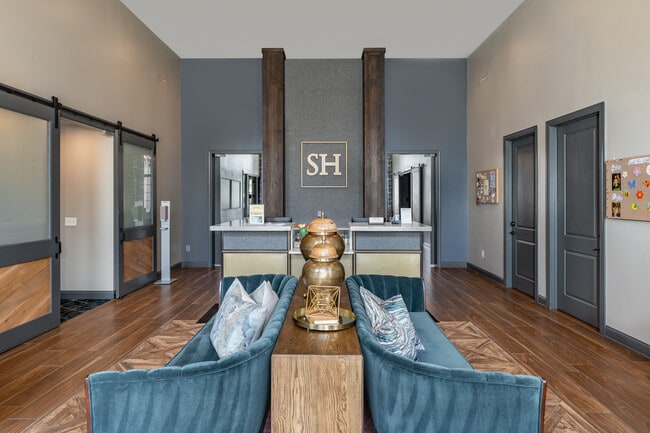 Sycamore House in Columbus, OH - Foto de edificio - Interior Photo