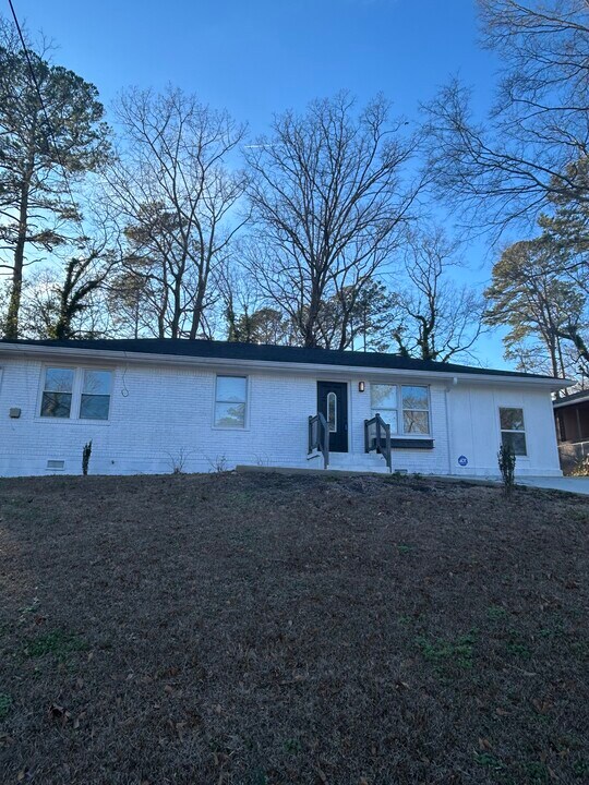 2899 Gresham Rd SE in Atlanta, GA - Foto de edificio