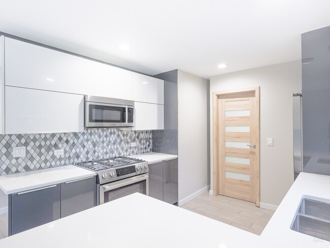 805 Blackhawk Ln in Riverwoods, IL - Building Photo - Building Photo
