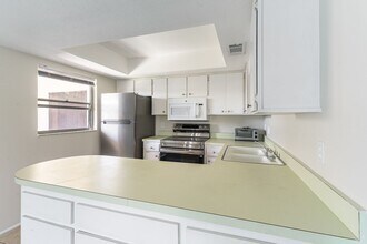 400 Base Ave E in Venice, FL - Building Photo - Building Photo