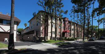 1043 Winchester Ave Apartments