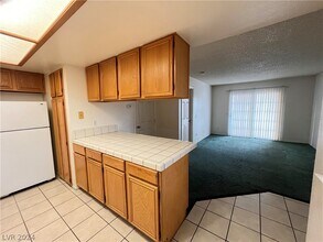 101 Luna Way-Unit -108 in Las Vegas, NV - Building Photo - Building Photo