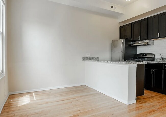2519 N Lincoln Ave, Unit D3 in Chicago, IL - Foto de edificio - Building Photo