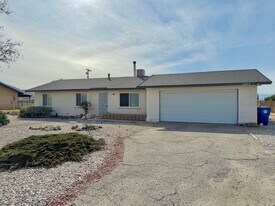 10784 Cochiti Rd in Apple Valley, CA - Building Photo
