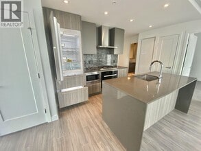 2288 Alpha Ave in Burnaby, BC - Building Photo - Building Photo