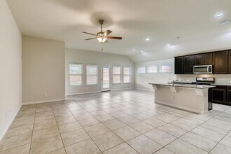 13827 Quiet Fox Ln in San Antonio, TX - Building Photo - Building Photo