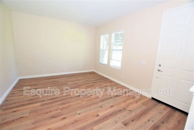 363 Feather River Pl in Oxnard, CA - Building Photo - Building Photo