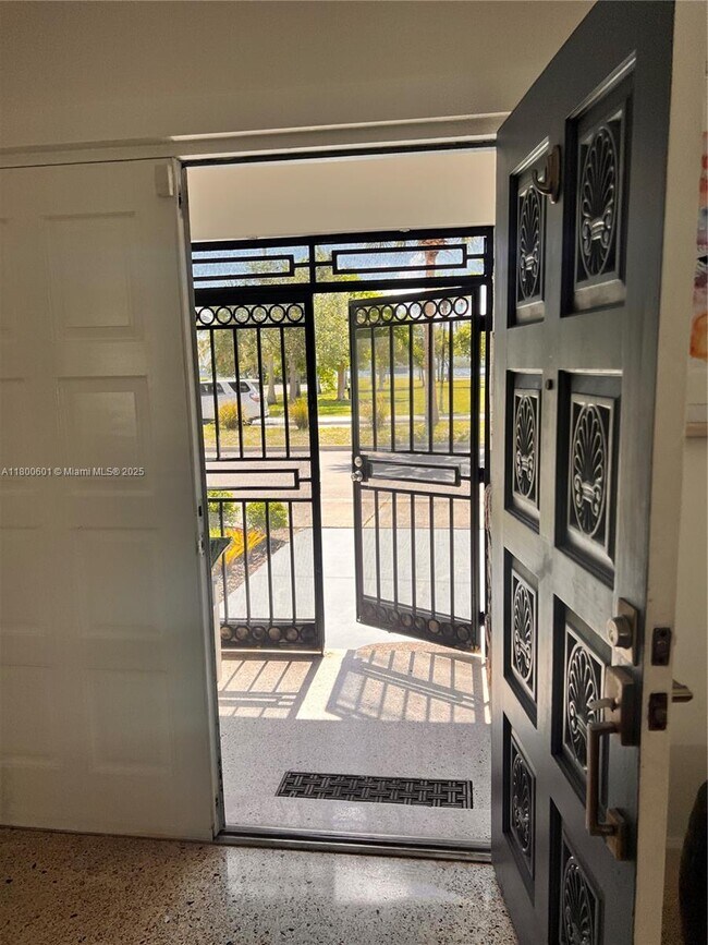 940 NE 71st St in Miami, FL - Building Photo - Building Photo