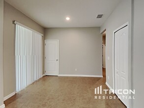 606 Arlington Ct in Eustis, FL - Building Photo - Building Photo
