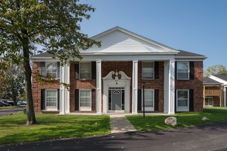 Fountainview East in Amherst, NY - Foto de edificio - Building Photo